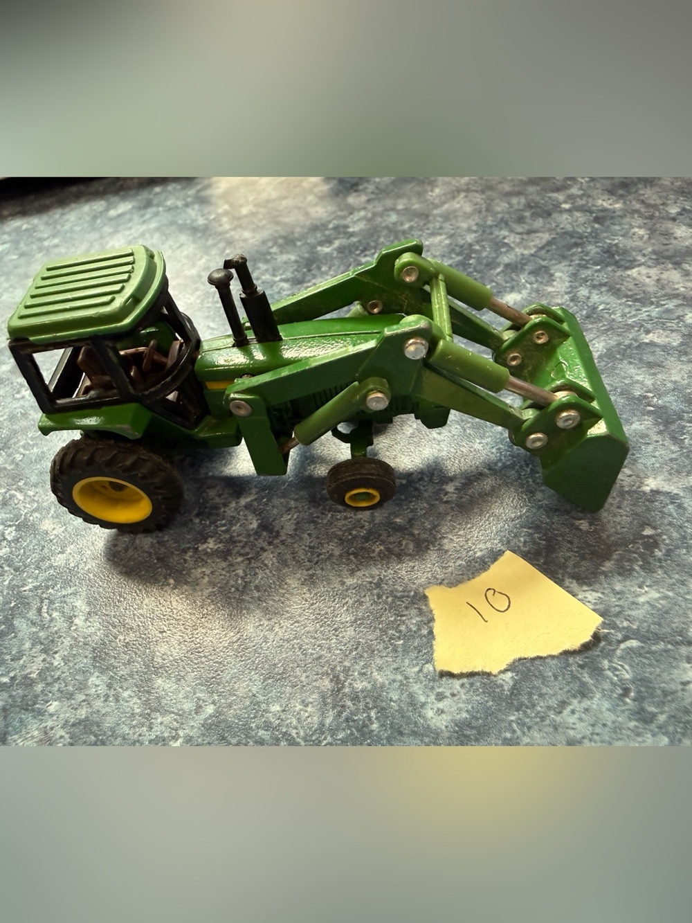 Vintage ERTL John Deere Front Loader Die Cast tractor toy -excellent condition